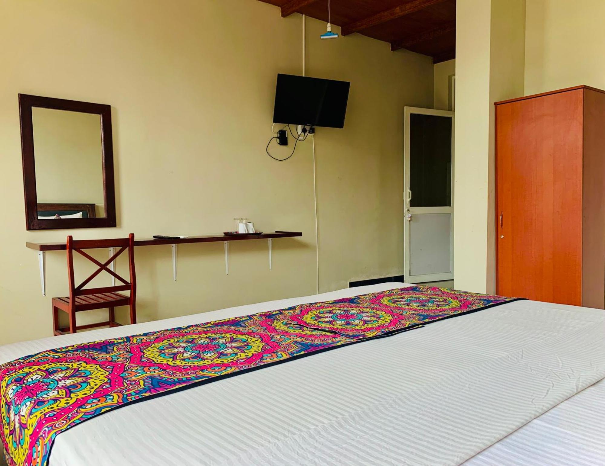 Elepath Lodge- Pinnawala Пинавала Екстериор снимка